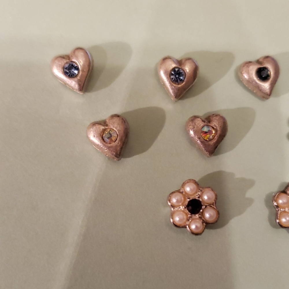 Set of Earrings - Picture 2 of 6